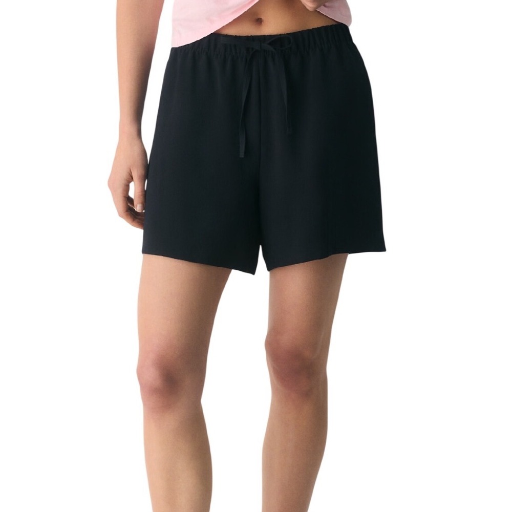 Aritzia Lodge Short Mid Thigh Crepette